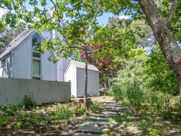 Cape Cod Home 994623