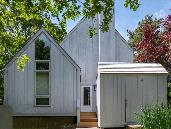 Cape Cod Home 994623