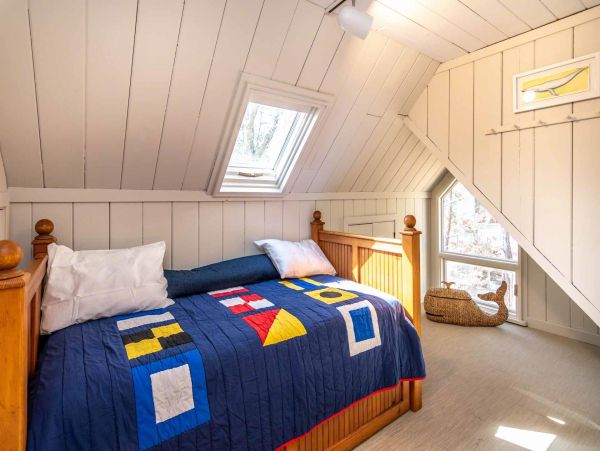 Cape Cod Home 994623