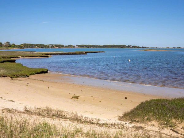 Cape Cod Home 994623