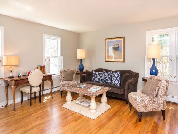 Cape Cod Home 994624
