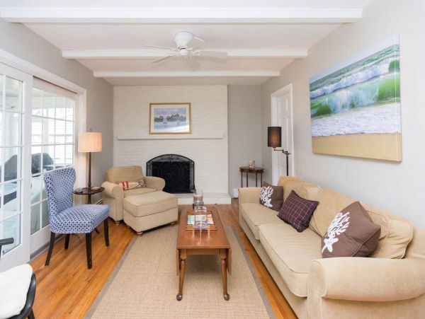 Cape Cod Home 994624