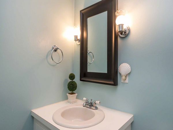 Cape Cod Home 994624
