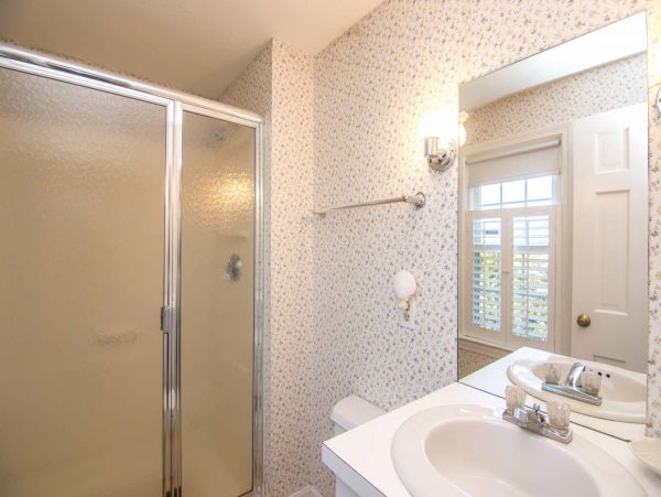 Cape Cod Home 994624