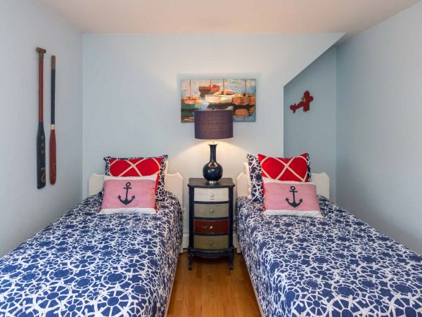 Cape Cod Home 994624