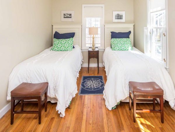 Cape Cod Home 994624