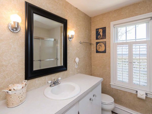 Cape Cod Home 994624