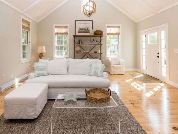 Cape Cod Home 994625