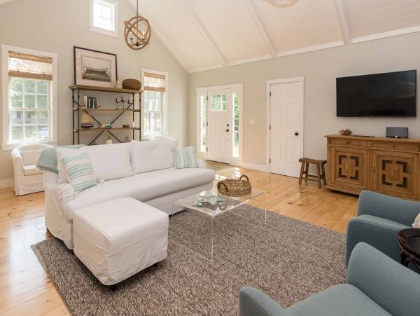 Cape Cod Home 994625