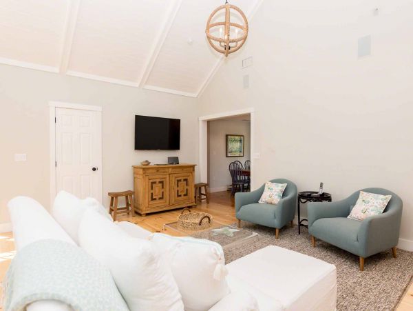 Cape Cod Home 994625