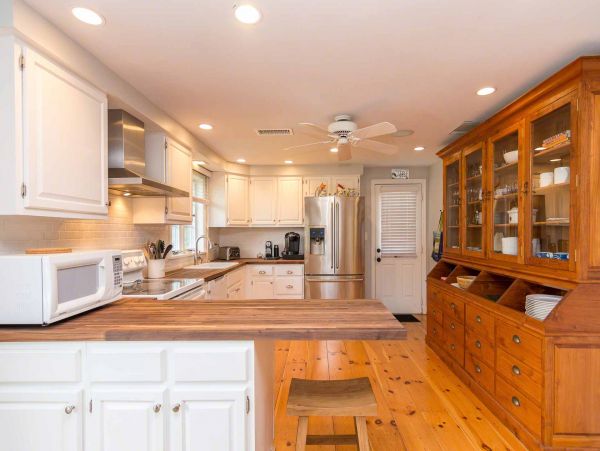 Cape Cod Home 994625