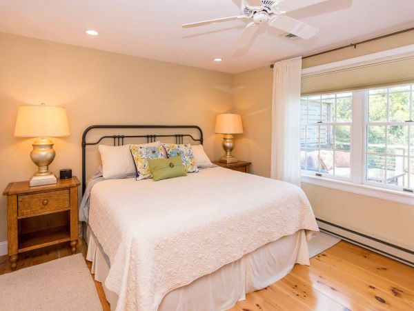 Cape Cod Home 994625
