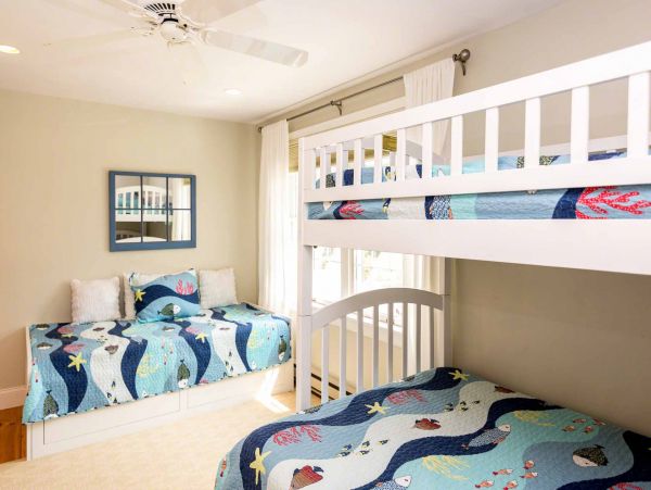 Cape Cod Home 994625