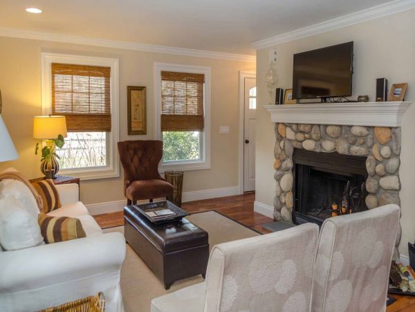 Cape Cod Home 994626