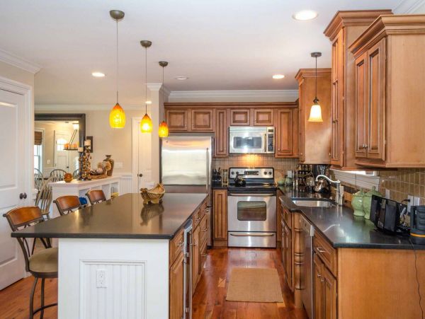 Cape Cod Home 994626