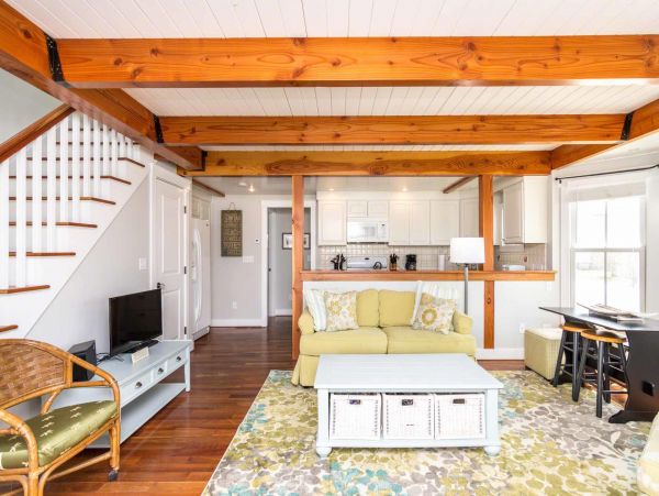 Cape Cod Home 994627
