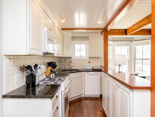 Cape Cod Home 994627