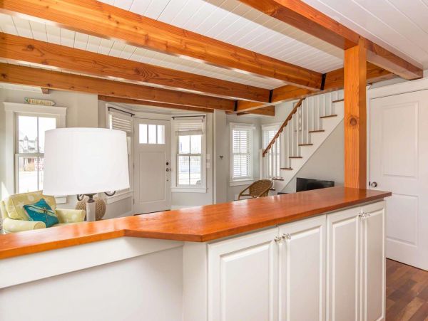 Cape Cod Home 994627