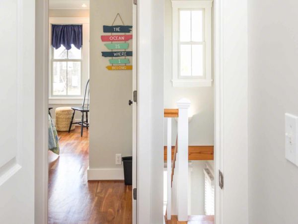 Cape Cod Home 994627
