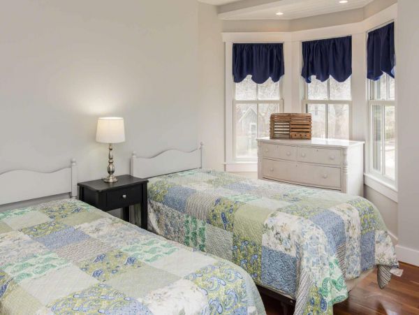 Cape Cod Home 994627