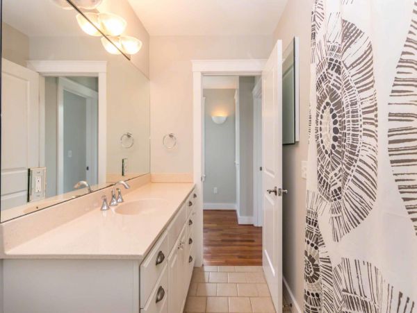 Cape Cod Home 994627