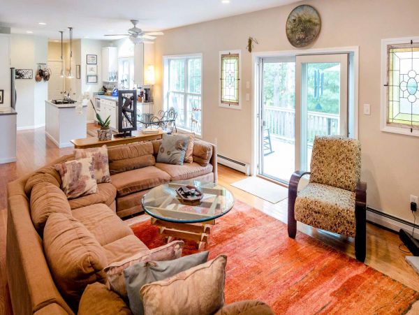 Cape Cod Home 994628