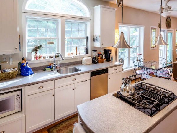 Cape Cod Home 994628