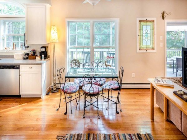 Cape Cod Home 994628