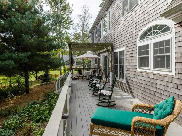 Cape Cod Home 994628