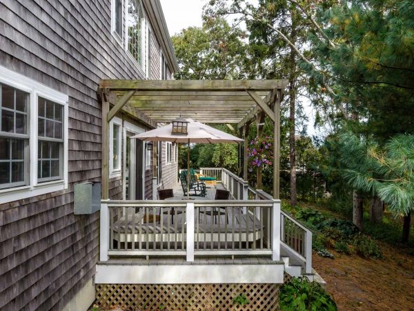 Cape Cod Home 994628