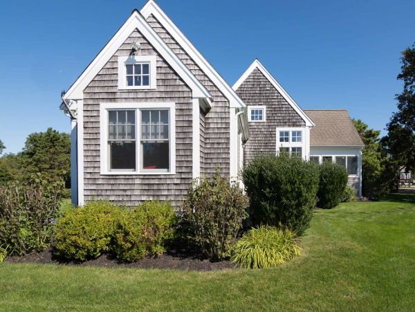 Cape Cod Home 994629
