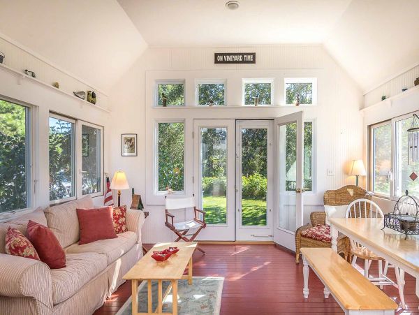 Cape Cod Home 994629