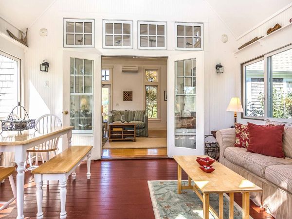 Cape Cod Home 994629
