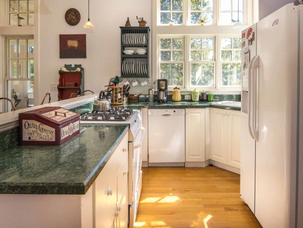 Cape Cod Home 994629