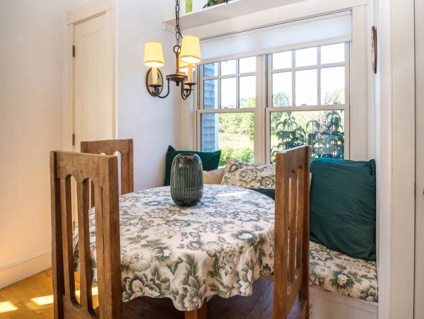 Cape Cod Home 994629