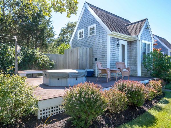 Cape Cod Home 994629
