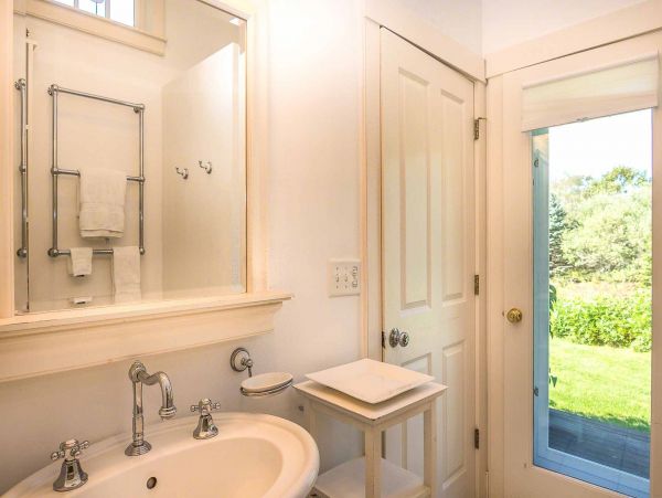Cape Cod Home 994629