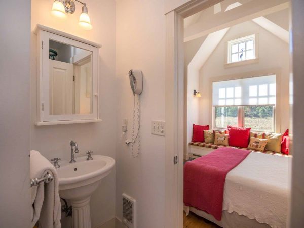 Cape Cod Home 994629