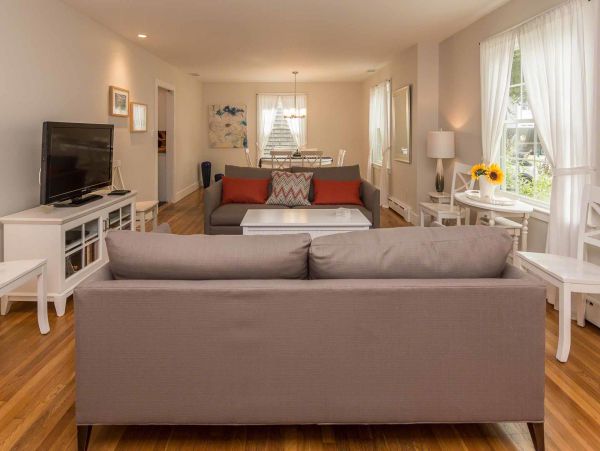Cape Cod Home 994630