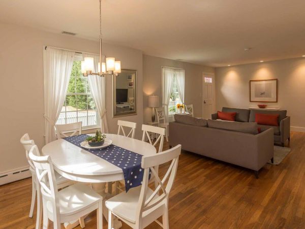 Cape Cod Home 994630