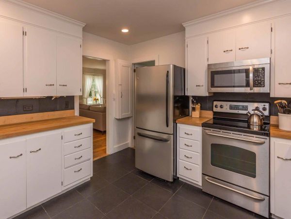 Cape Cod Home 994630