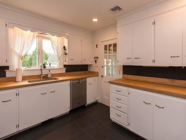 Cape Cod Home 994630
