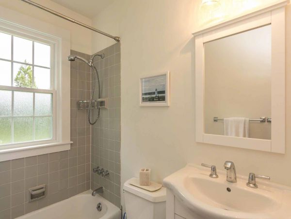 Cape Cod Home 994630