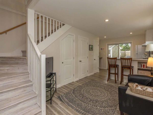 Cape Cod Home 994630
