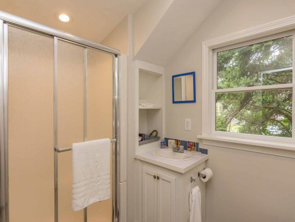 Cape Cod Home 994630