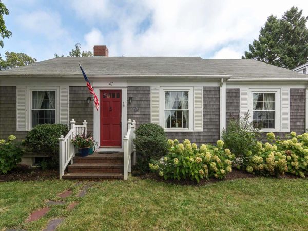 Cape Cod Home 994630