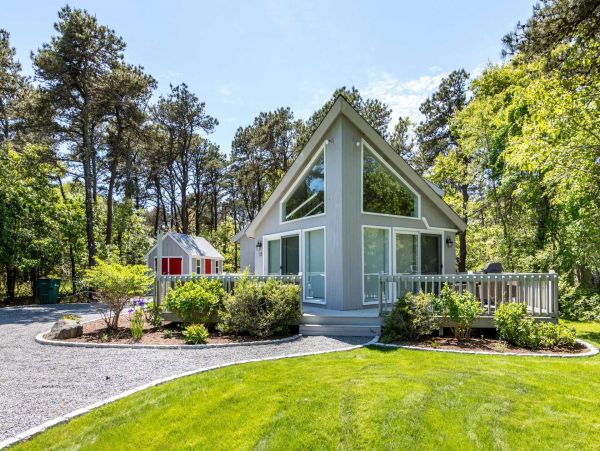 Cape Cod Home 994631