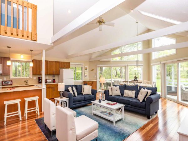 Cape Cod Home 994631