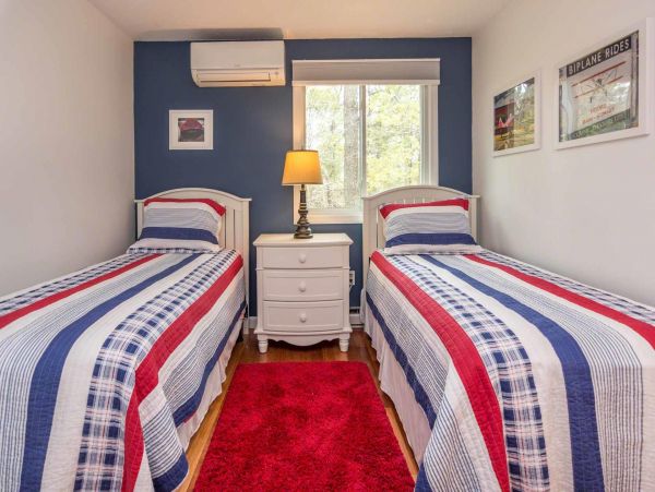 Cape Cod Home 994631