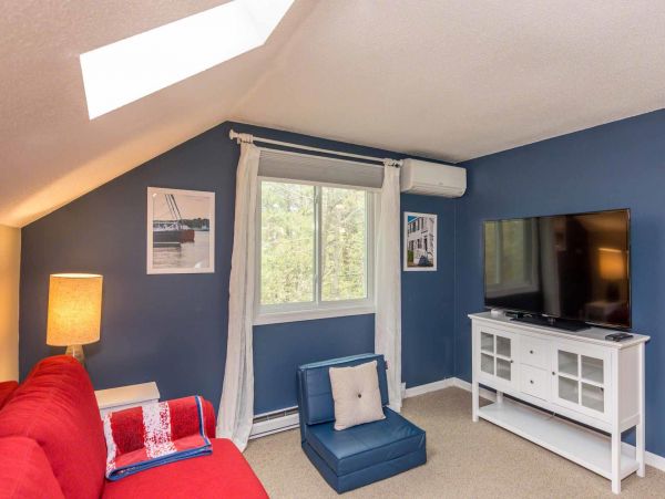 Cape Cod Home 994631
